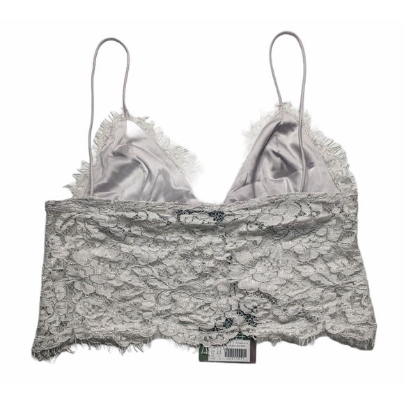 Carli Bybel x Missguided Crochet Bralet - Picture 4 of 7